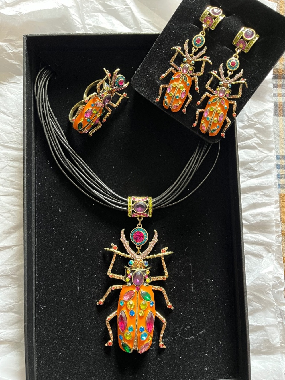 Heidi Daus Big Critter Jewelry Set